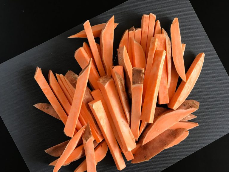 Batátové hranolky pečené v troubě