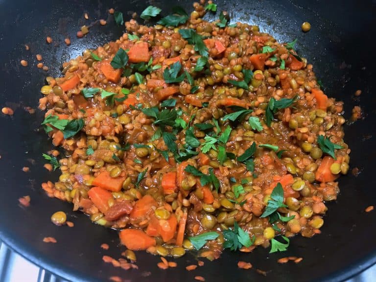Etiopská dušená čočka s kořením berbere
