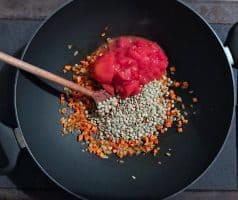 Etiopská dušená čočka s kořením berbere