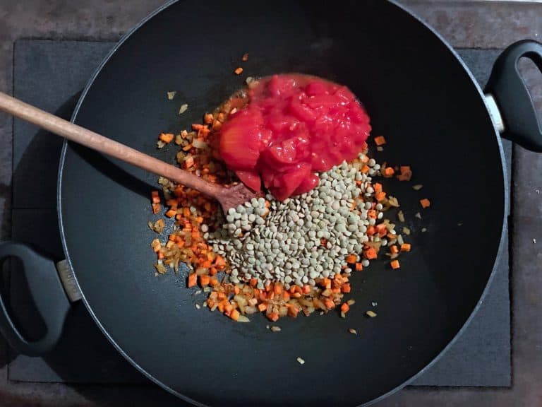 Etiopská dušená čočka s kořením berbere