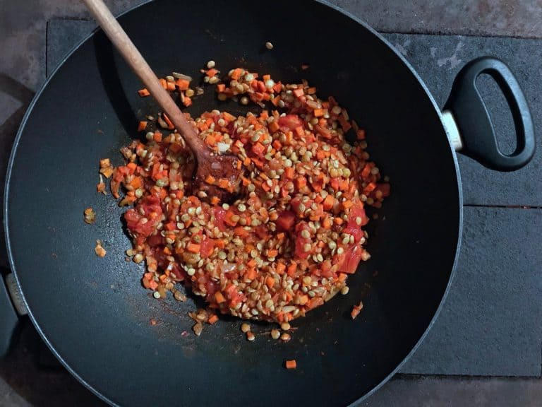 Etiopská dušená čočka s kořením berbere