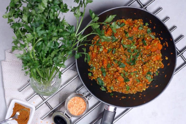 Etiopská dušená čočka s kořením berbere