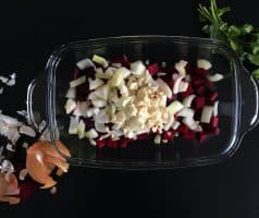 Polévka z červené řepy a dýně s opečenou cizrnou