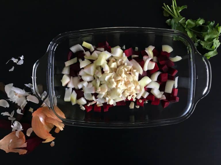 Polévka z červené řepy a dýně s opečenou cizrnou