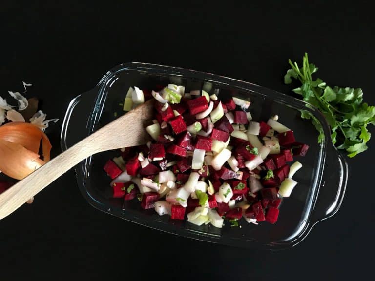 Polévka z červené řepy a dýně s opečenou cizrnou