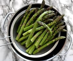 Jak blanšírovat zelený chřest