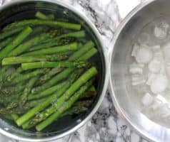 Jak blanšírovat zelený chřest