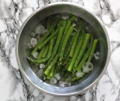 Jak blanšírovat zelený chřest