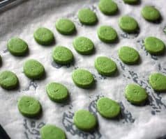 Velikonoční matcha a vanilkové sušenky