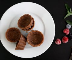 Nepečené zmrzlinové košíčky z másla a sušenek