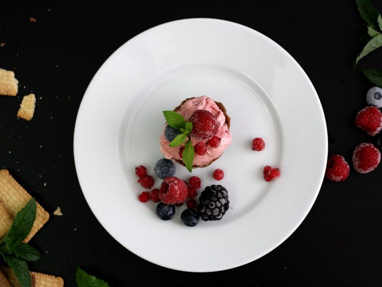 Nepečené zmrzlinové košíčky z másla a sušenek