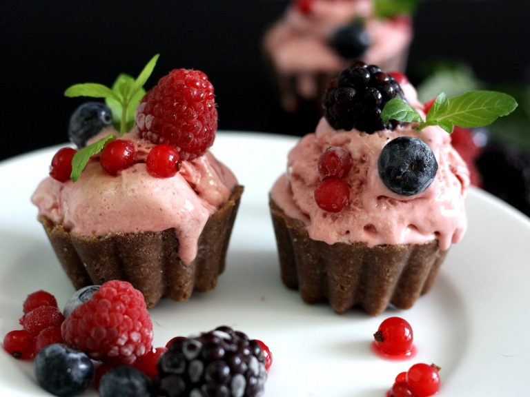 Nepečené zmrzlinové košíčky z másla a sušenek