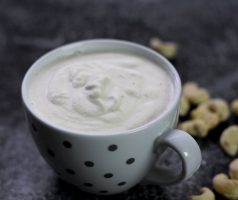 Základní veganský kešu krém