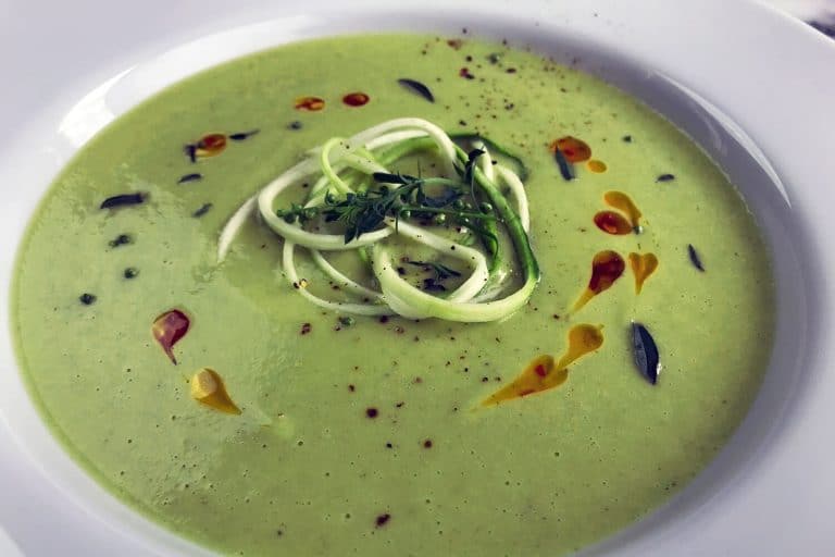 Krémová cuketová polévka s kokosovým mlékem