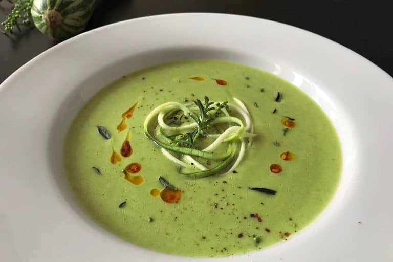 Krémová cuketová polévka s kokosovým mlékem