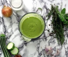 Krémová cuketová polévka s kokosovým mlékem