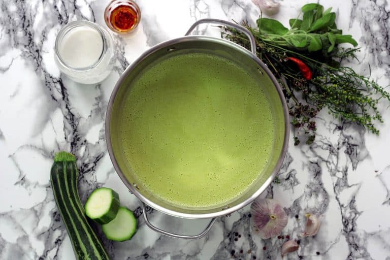 Krémová cuketová polévka s kokosovým mlékem