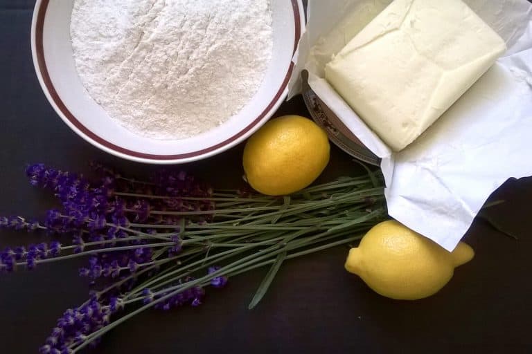 Levandulové a meduňkové máslové sušenky