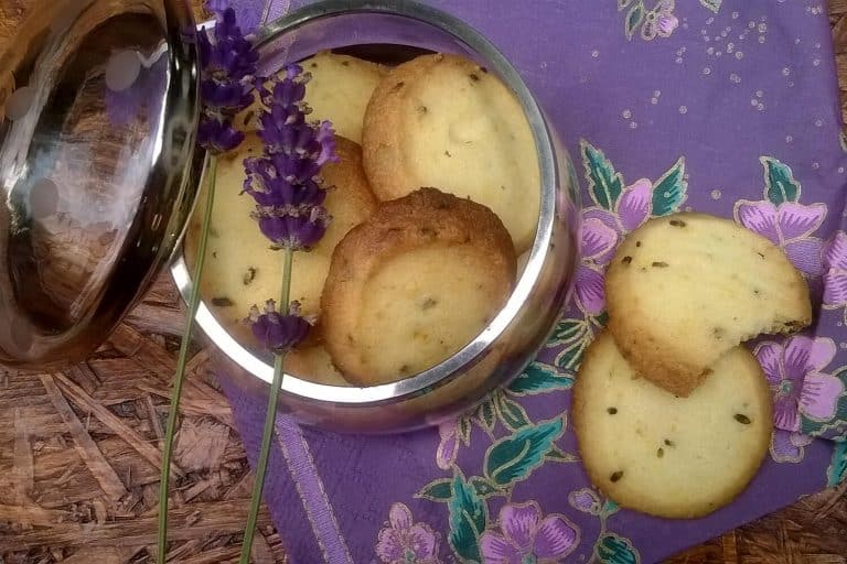 Levandulové a meduňkové máslové sušenky