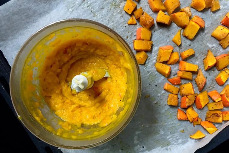 Špagety carbonara s dýní, parmazánem a slaninou