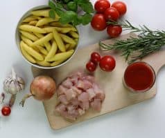 Bramborové gnocchi s kuřetem a rajčatovou omáčkou
