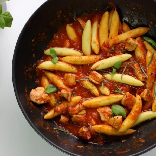 Bramborové gnocchi s kuřetem a rajčatovou omáčkou