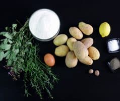 Křupavé bramborové gnocchi se šalvějí, estragonem a parmazánem