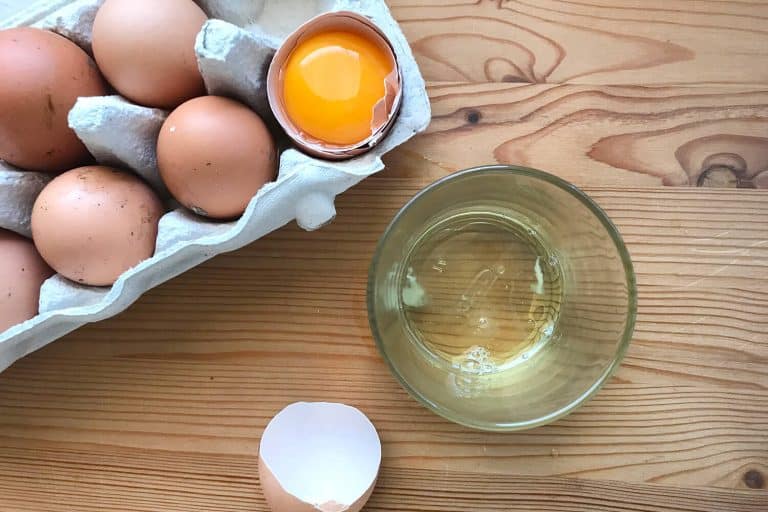 Valentýnské sendviče s žervé, vejci a kopcem lásky