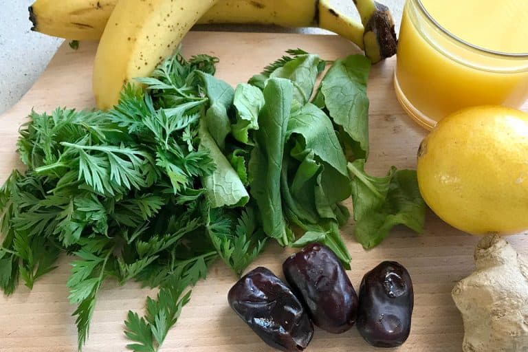 Zelené detoxikační smoothie z natí