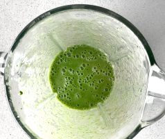 Zelené detoxikační smoothie z natí