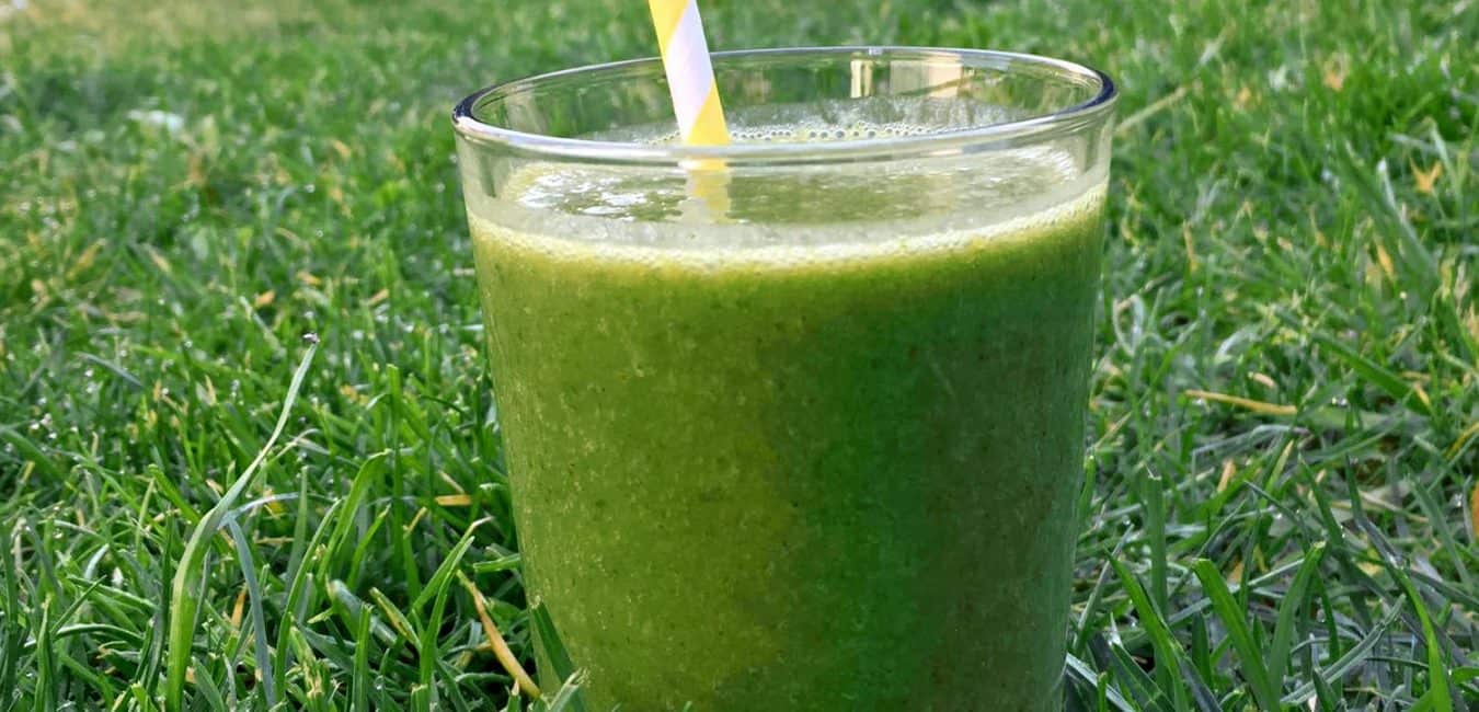 Zelené detoxikační smoothie z natí