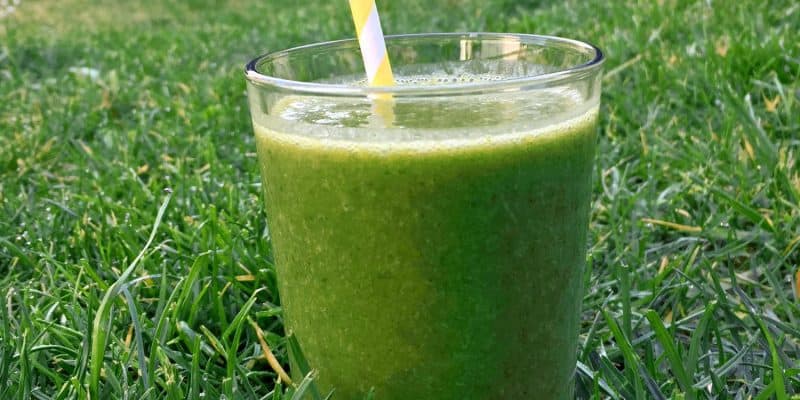 Zelené detoxikační smoothie z natí