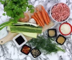 Korejské stir-fry z mletého masa a cukety