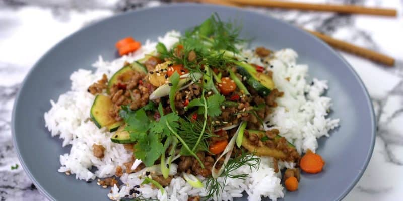 Korejské stir-fry z mletého masa a cukety