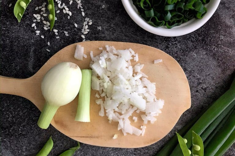 Rizoto se zelenou cibulkou a hřáškem