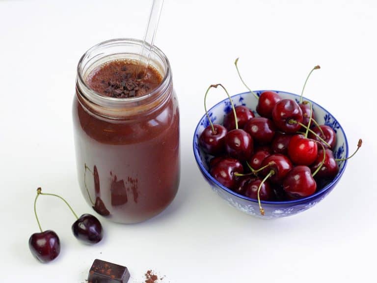 Třešňové smoothie s kakaem a čokoládou