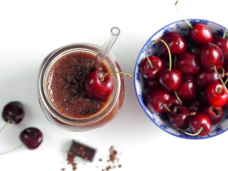 Třešňové smoothie s kakaem a čokoládou