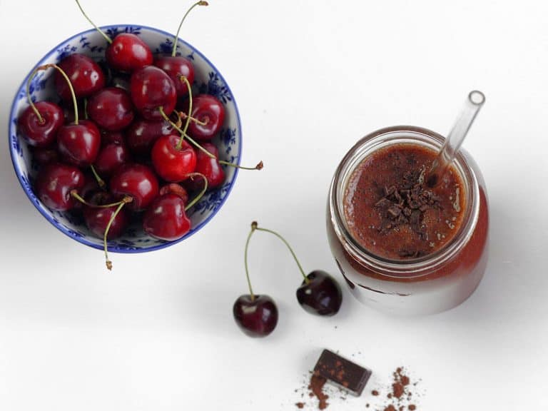Třešňové smoothie s kakaem a čokoládou