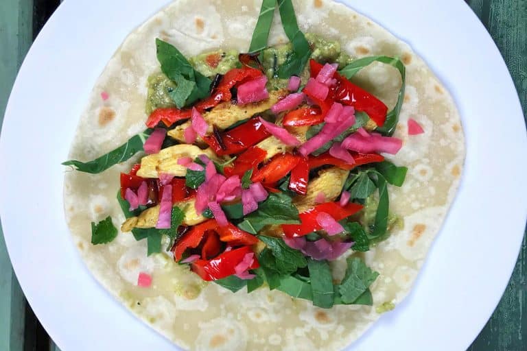 Rychlá nakládaná červená cibule