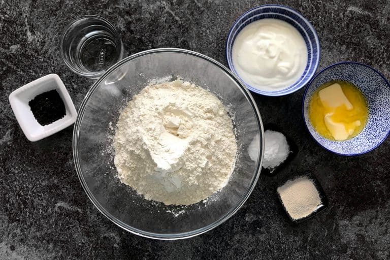 Indický kynutý chléb naan