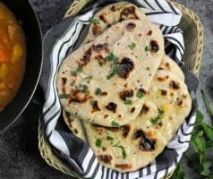 Indický kynutý chléb naan