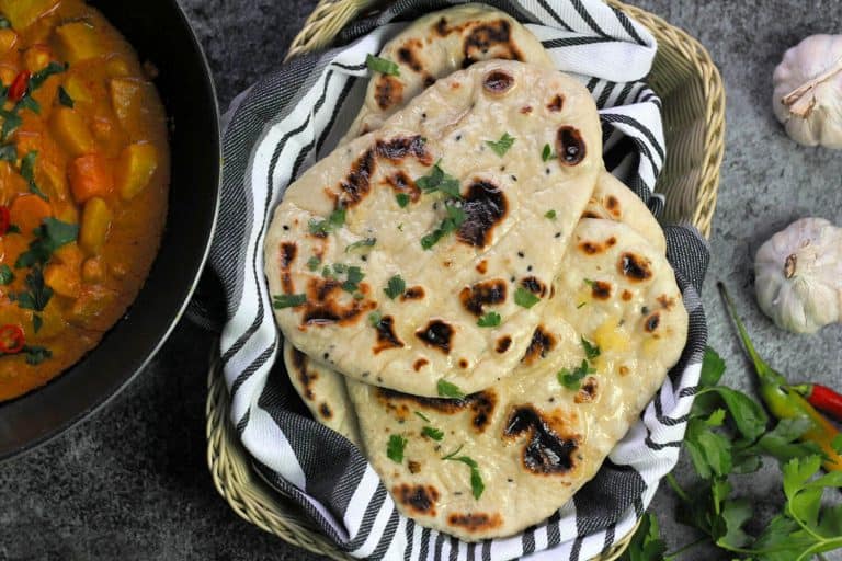 Indický kynutý chléb naan