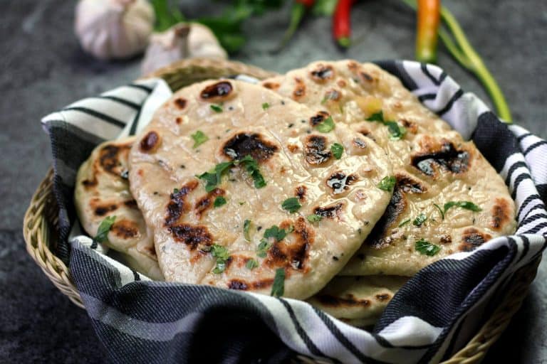 Indický kynutý chléb naan