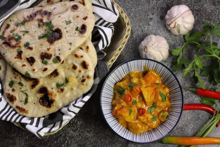 Indický kynutý chléb naan