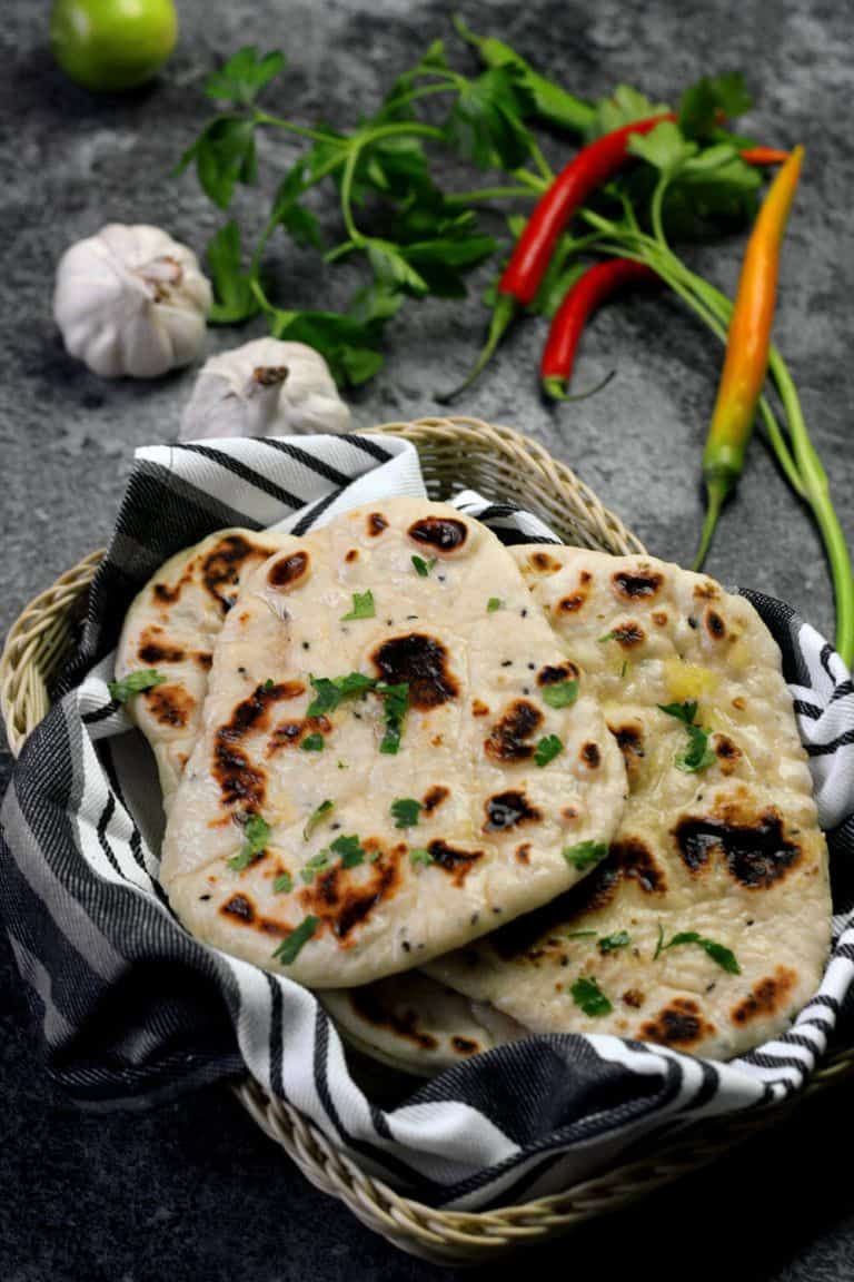 Indický kynutý chléb naan