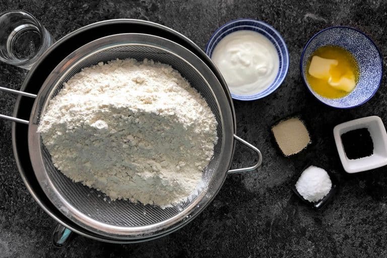 Indický kynutý chléb naan