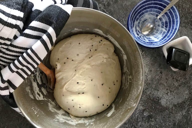 Indický kynutý chléb naan