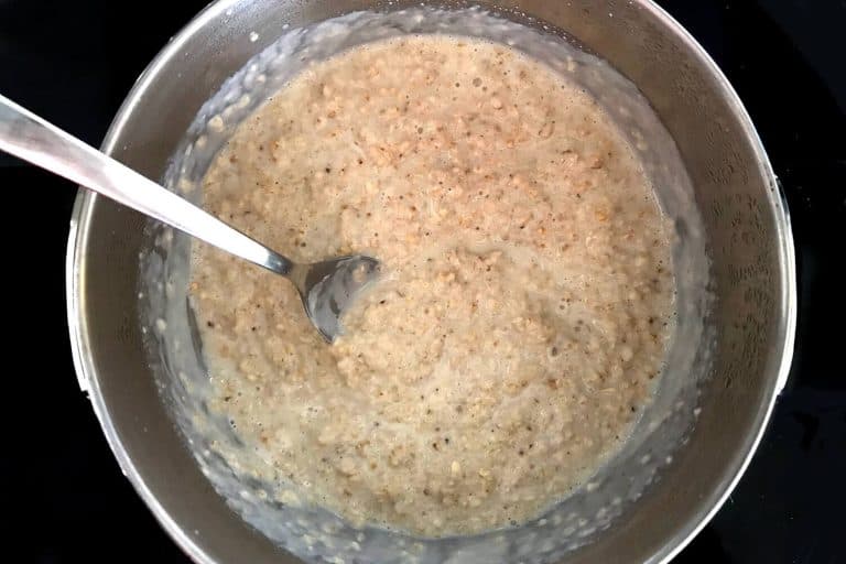 Mandlová ovesná kaše s granátovým jablkem