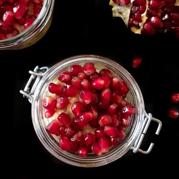 Mandlová ovesná kaše s granátovým jablkem