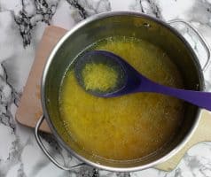 Kapustová polévka s masovými kuličkami s ricottou a parmazánem